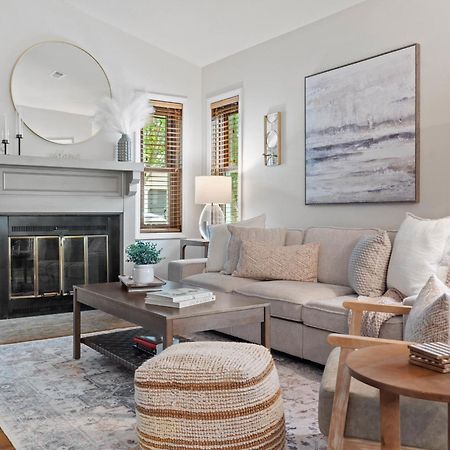 1 5 Miles To Mizzou ~ Spacious & Updated Home~ Columbia Ngoại thất bức ảnh